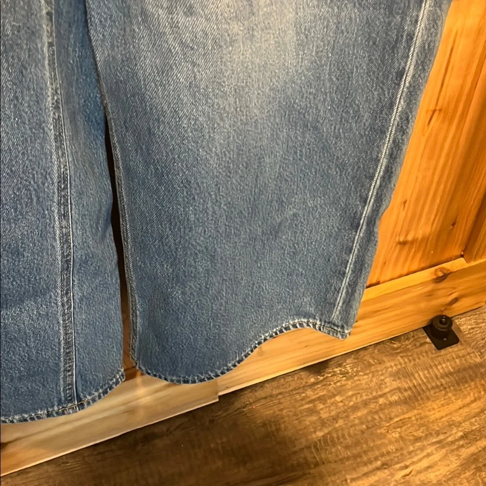 Old Navy Women's Drapey Denim Medium Blue Wide Leg Jeans - Picture 6 of 9